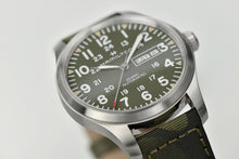 Carica l'immagine nel visualizzatore di Gallery, KHAKI FIELD DAY DATE AUTO Carica automatica | 42mm | H70535061