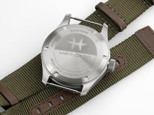 Carica l&#39;immagine nel visualizzatore di Gallery, Khaki Field Mechanical Power Reserve 40 mm
