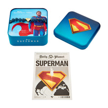 Carica l&#39;immagine nel visualizzatore di Gallery, Superman x Fossil in edizione limitata con scudo a S + Bracciale a perline Superman x Fossil blu navy e acciaio
