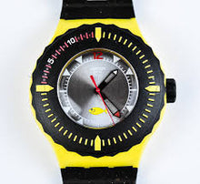 Carica l&#39;immagine nel visualizzatore di Gallery, swatch BUMBLE DIVE SUUJ100
